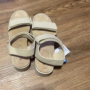 Fashionable platform shoes